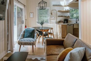 TV, fireplace, offices - Smoky Cottage A-Frame at Creekside Hideaway (Gatlinburg)
