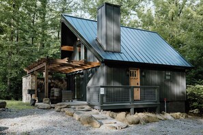 Exterior - Smoky Cottage A-Frame at Creekside Hideaway (Gatlinburg)