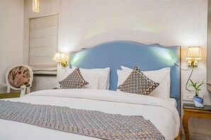 Egyptian cotton sheets, premium bedding, memory foam beds - The Mohua A Boutique Hotel (Ranchi)