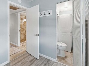Bathtub, hair dryer, towels - 2BR waterfront Marco Island condo with pool, WiFi, and heated pool. (Marco Island)