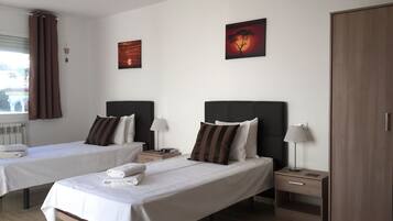 5 bedrooms, in-room safe, iron/ironing board, free WiFi