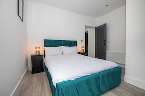 House, Multiple Beds | 4 bedrooms, iron/ironing board, free WiFi, bed sheets - Impeccable 4-bed House Facing Anfield Stadium (Liverpool)