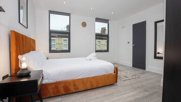 House, Multiple Beds | 4 bedrooms, iron/ironing board, free WiFi, bed sheets