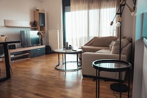 Panoramic Apartment, 2 Bedrooms, Non Smoking, Sea View | Living area