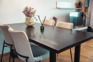 Panoramic Apartment, 2 Bedrooms, Non Smoking, Sea View | Dining room