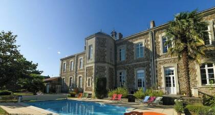 Gßte avec piscine partagée proche Puy Du Fou