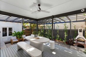 Outdoor dining - La Mer in Marcoola - 43 Beachway Parade (Marcoola)