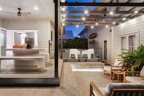 Outdoor dining - La Mer in Marcoola - 43 Beachway Parade (Marcoola)