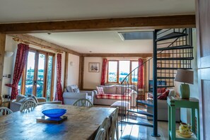 House | 4 bilik tidur