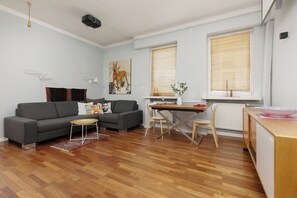 Apartment, 1 Bedroom, Kitchen | 1 bedroom, bed sheets - Warsaw City Centre Apartment by Renters (Warsaw)