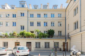 Exterior - Warsaw City Centre Apartment by Renters (Warsaw)