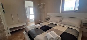 3 dormitorios, escritorio, wifi gratis y ropa de cama