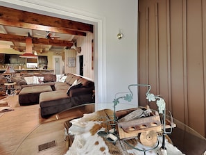 Studio (4 Bedrooms) | Property amenity