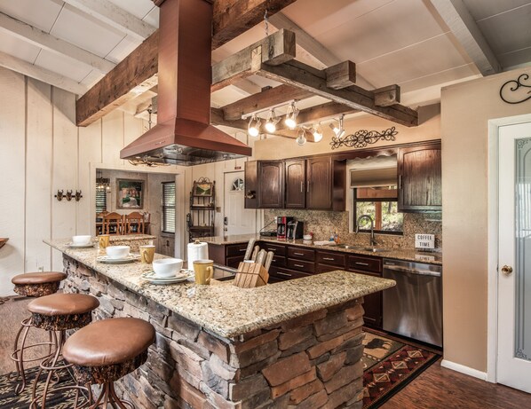 إستديو (4 Bedrooms) | وسائل الراحة في المنشأة