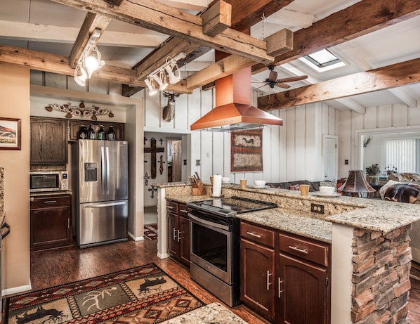 Studio (4 Bedrooms) | Property amenity