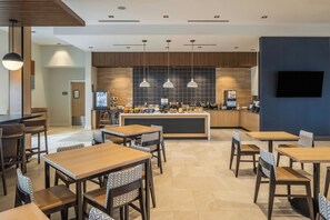 Free daily continental breakfast  - Springhill Suites BY Marriott Canfield (Canfield)