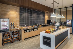 Free daily continental breakfast  - Springhill Suites BY Marriott Canfield (Canfield)