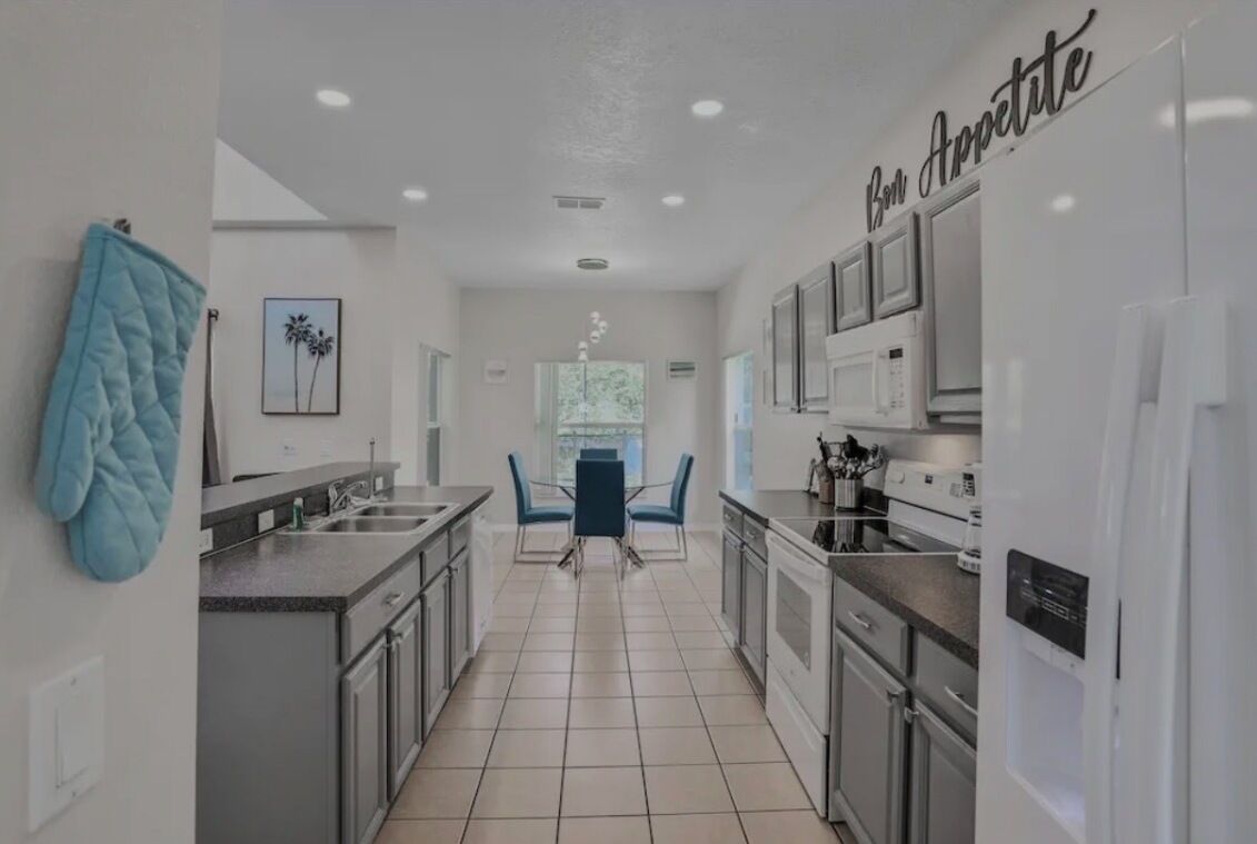 雪櫃、微波爐、焗爐、爐具