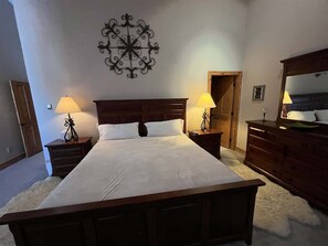 4 bedrooms, iron/ironing board, WiFi, bed sheets - Vantage Point - Best views and walkable to slopes (Crested Butte)