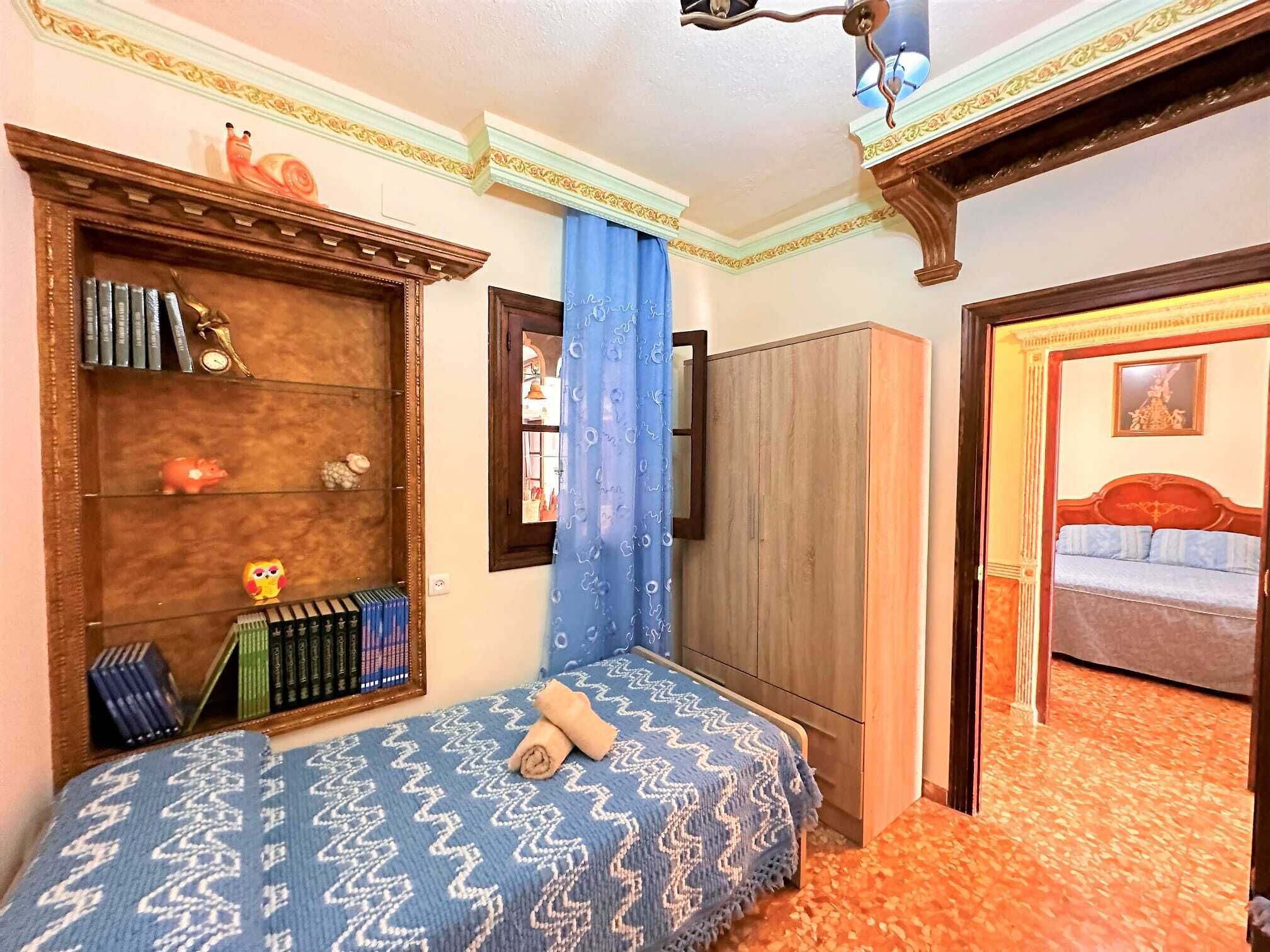 3 bedrooms, desk, iron/ironing board, travel crib