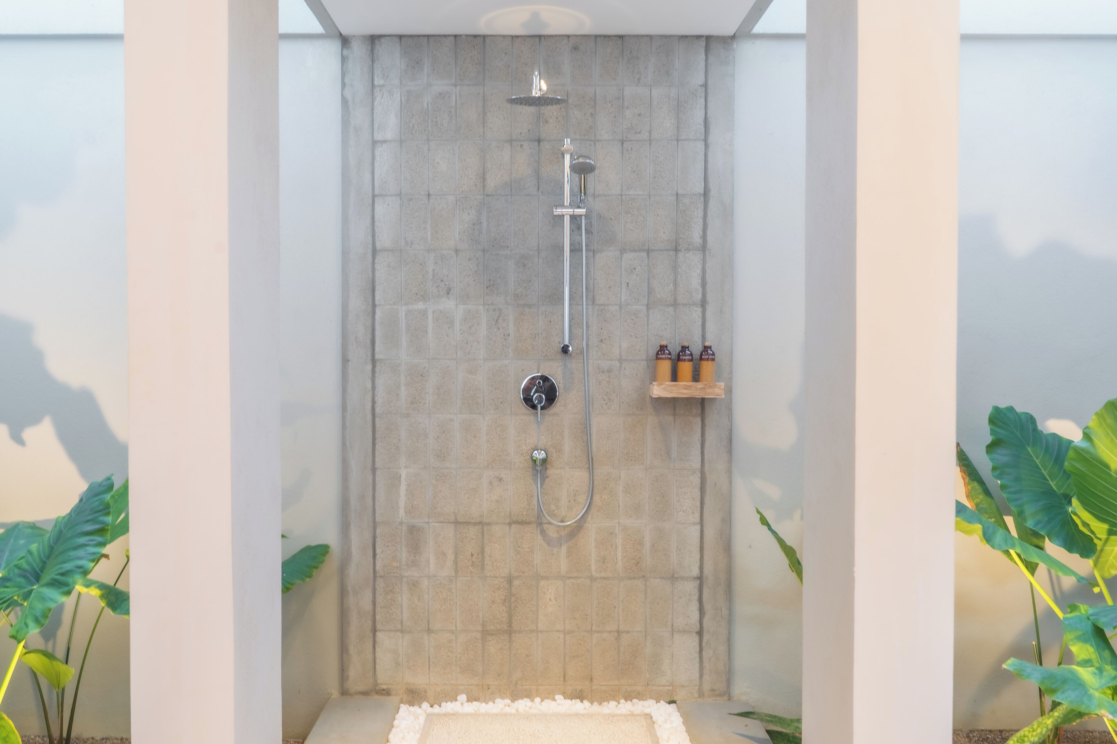Villa Luxury, 1 letto king, non fumatori, vista laguna | Bagno | Doccia, soffione a pioggia, asciugacapelli, pantofole