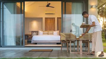 Luxury-Villa, 1 King-Bett, Nichtraucher, Blick auf die Lagune | Terrasse/Patio