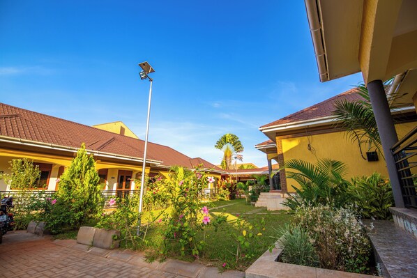 Exterior - najjera (Kampala)