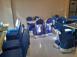Restaurant - VEGAS LUXURY HOTEL (Dar es Salaam)