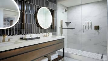 Executive Suite, 1 Bedroom | Bathroom