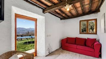 TV a schermo piatto 21 pollici con canali via cavo