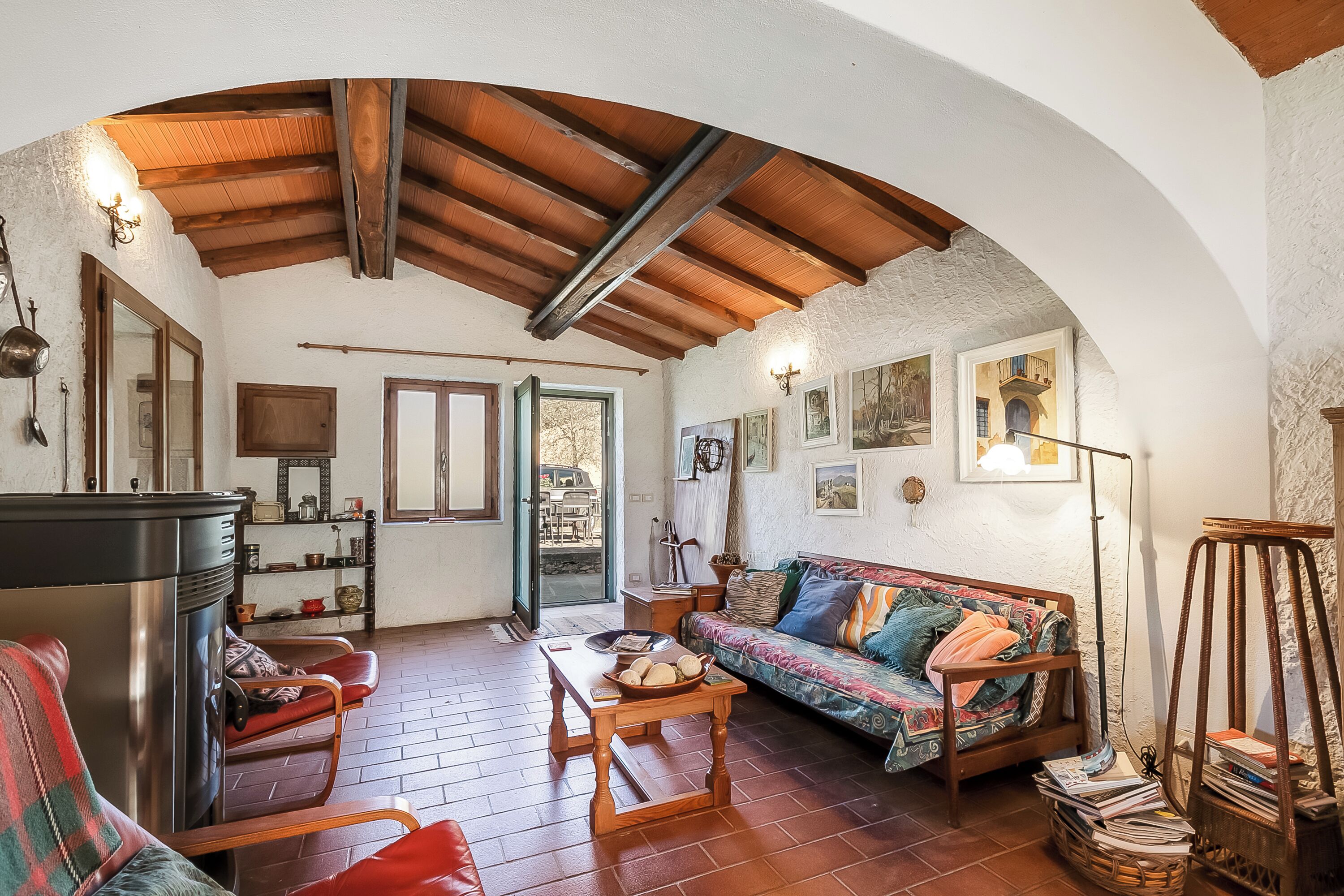 TV a schermo piatto 21 pollici con canali via cavo