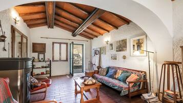 TV a schermo piatto 21 pollici con canali via cavo