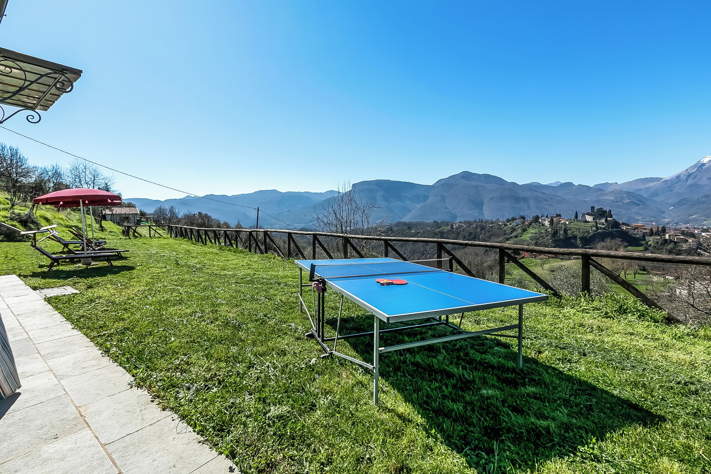 Maison Standard, plusieurs chambres, 2 salles de bains (Family Friendly Rosa House Amazing) | Terrasse/Patio