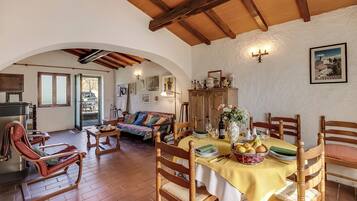 Maison Standard, 2 chambres, 2 salles de bains (Family Friendly Rosa House Amazing) | Restauration