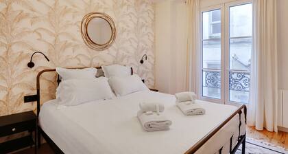 A Cosy 1-BR Duplex in Montmartre