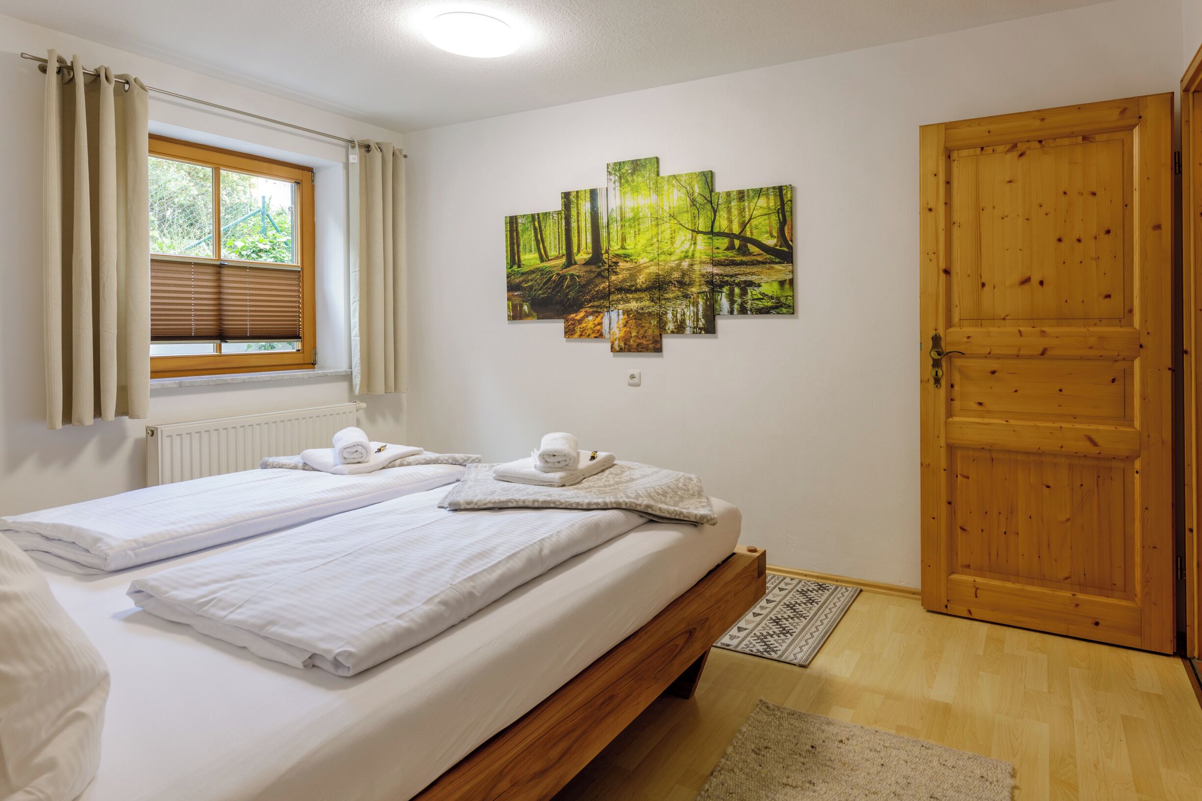 2 bedrooms, travel crib, WiFi, bed sheets