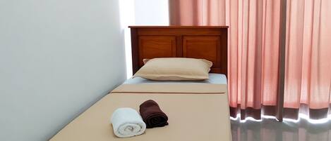 2 chambres, fer et planche à repasser, draps fournis