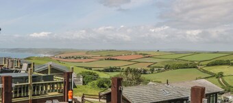 Three Views Lodge