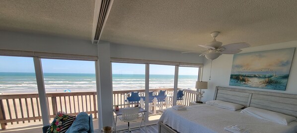 2 habitaciones, escritorio, tabla de planchar con plancha y wifi gratis