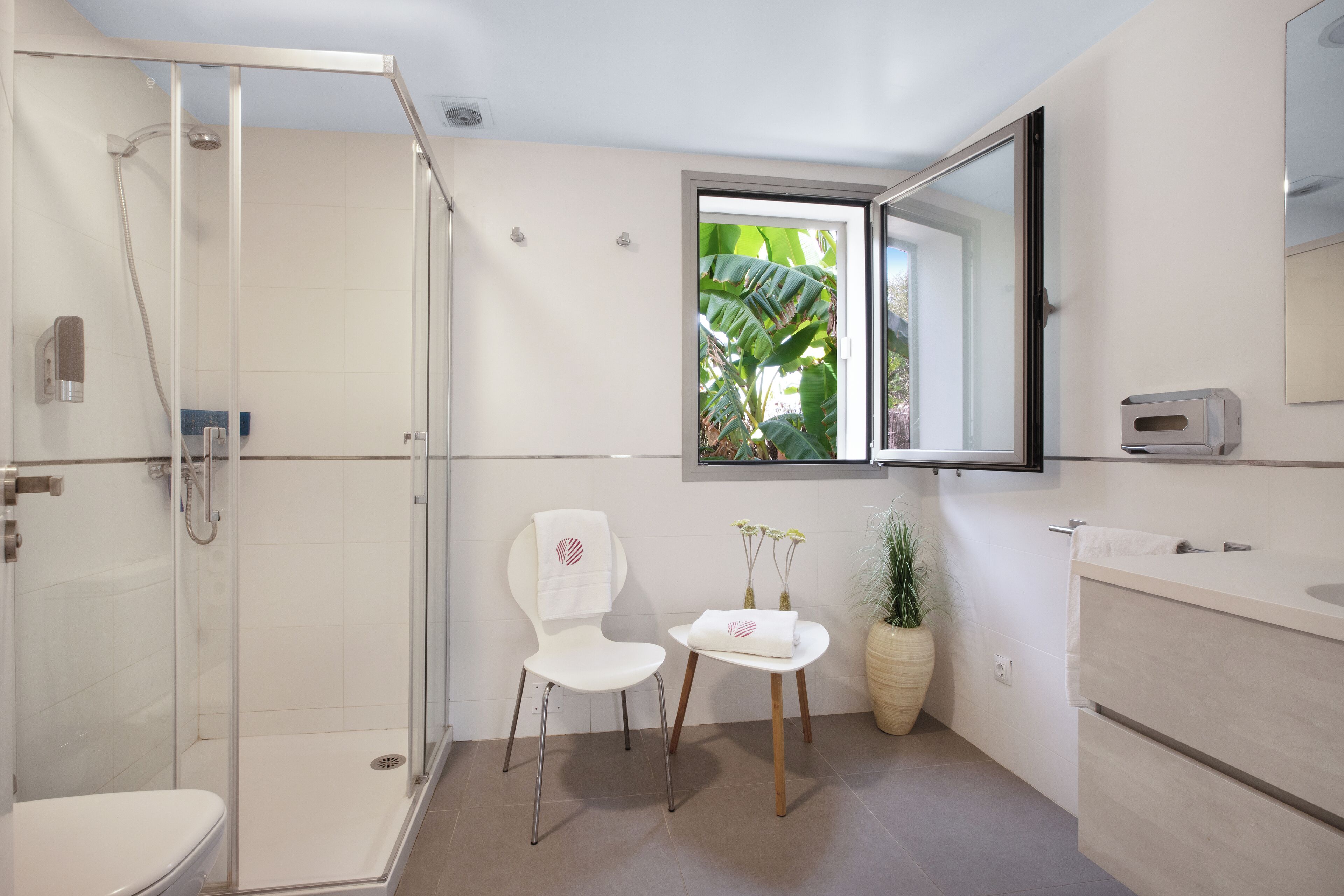 Family Villa | Bathroom | Towels