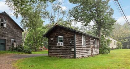 Cozy Tiny House on Main Street. Fully Renovated.