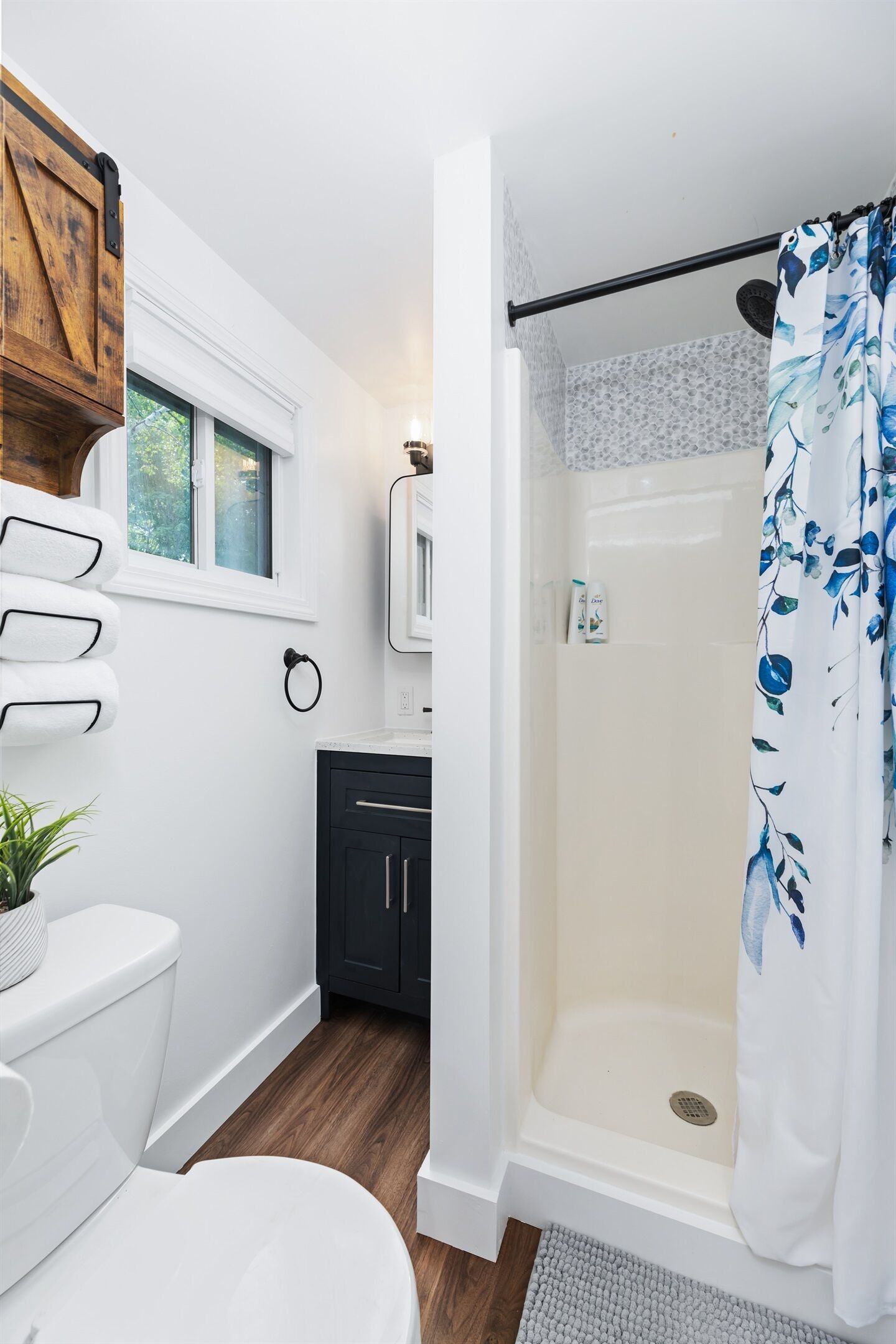 Shower, towels