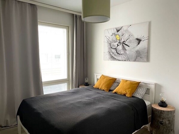 2 chambres, bureau, Wi-Fi, literie fournie