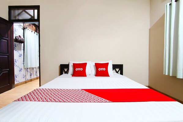 Classic Double Room - Hotel O Trihakso Guesthouse (Depok)