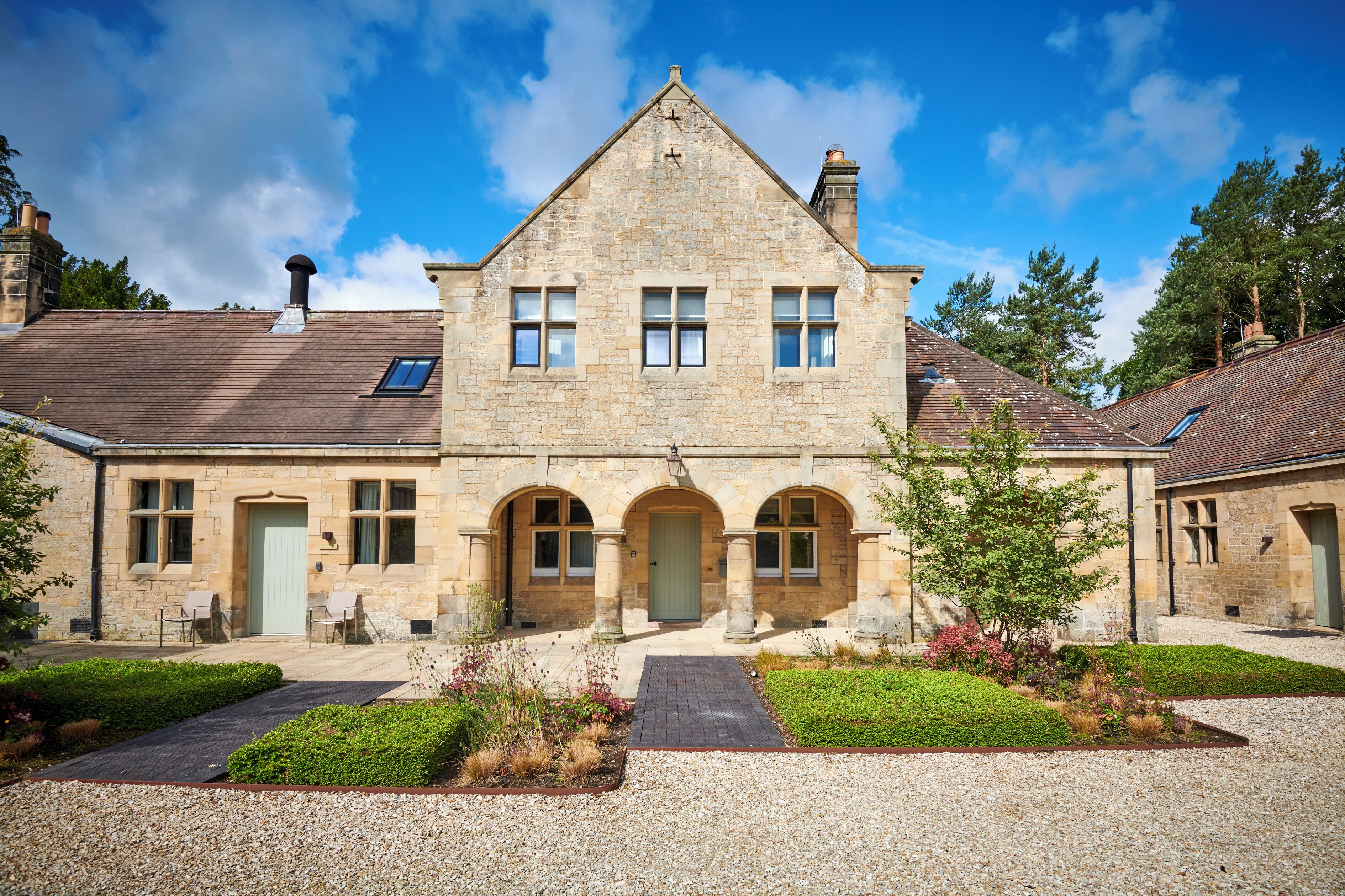 المنشأة من الخارج