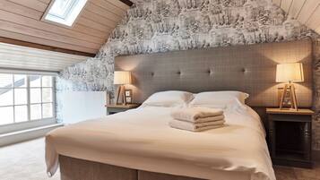 4 bedrooms, individually decorated, individually furnished, free WiFi