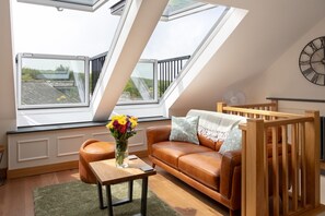 Smart TV, table tennis