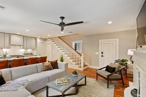 صورة غير مصنفة، 5 من 16، زرّ