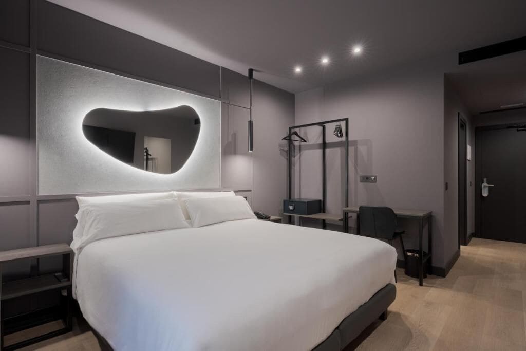 Habitación doble superior | Minibar, caja de seguridad en la habitación, escritorio y wifi gratis 