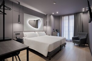 Minibar, in-room safe, desk, free WiFi